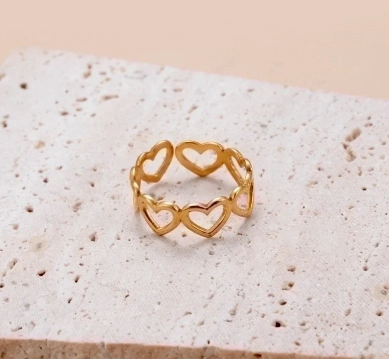 Sormus Rakkaudella luotu