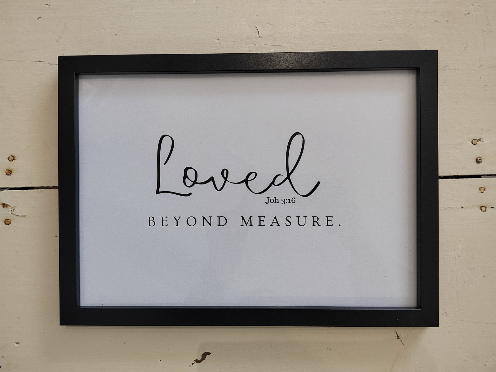 Sisustustaulu Loved beyond measure